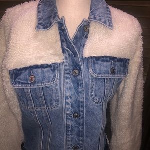 Abercrombie & Fitch Sherpa Lined Denim jacket